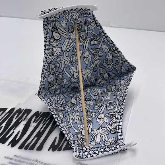 TED BAKER LONDON Reversible Reusable FACE MASK 
NWT 
OS - Picture 9 of 16